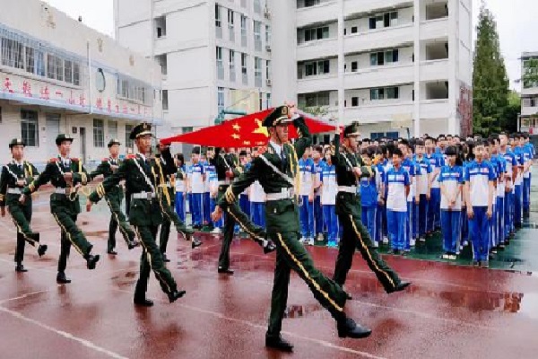 深圳2021年初中畢業(yè)讀中專學(xué)校好么圖2