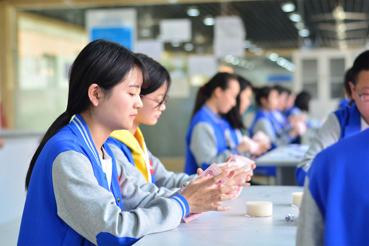 四川高鐵職業(yè)學校哪個學校比較好(四川鐵路職業(yè)學院官網(wǎng))