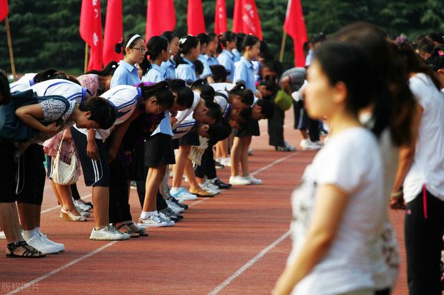 職高和技校哪個(gè)學(xué)費(fèi)貴(上職高和技校哪個(gè)更好)